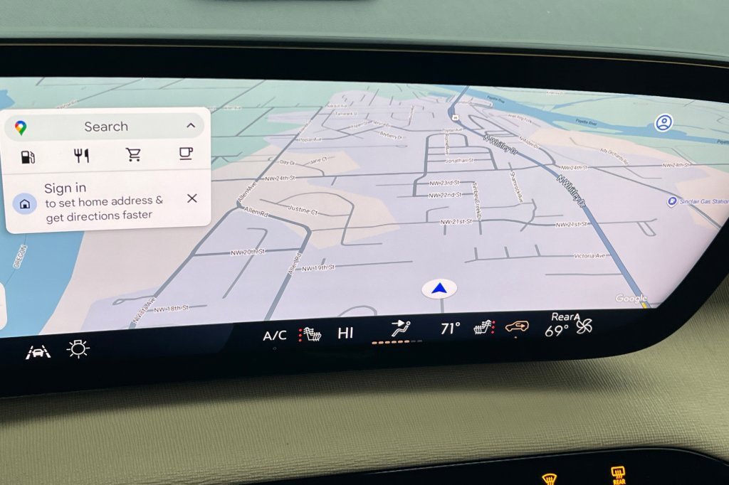 Used 2025 Buick Enclave Preferred image 17