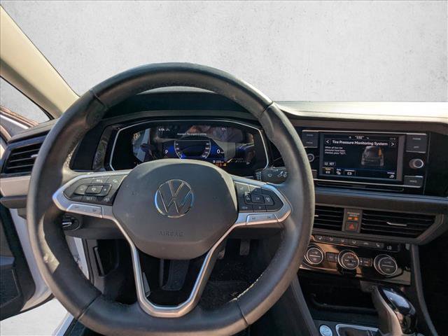 Used 2023 Volkswagen Jetta SE w/ Panoramic Sunroof Package image 14