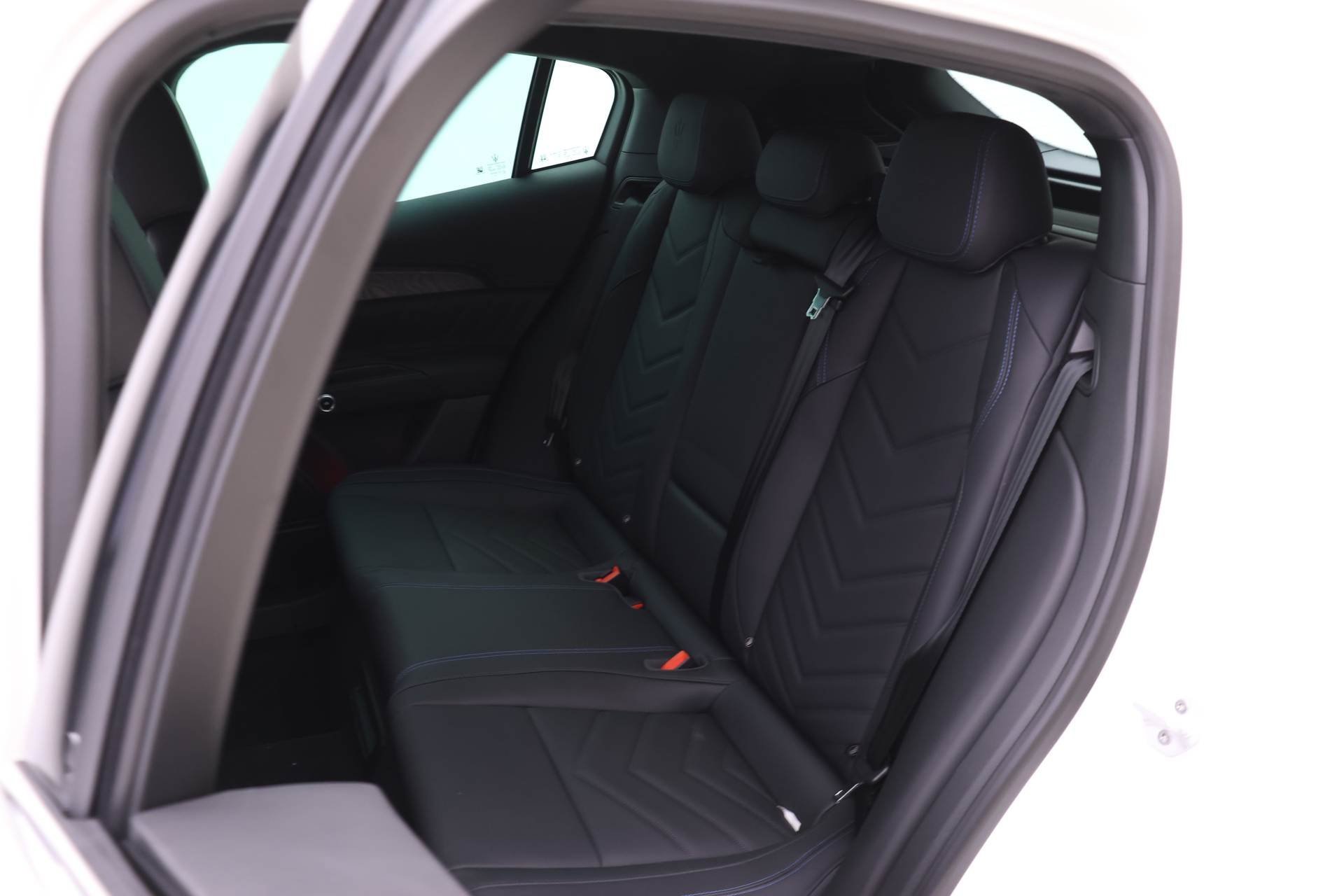 New 2025 Maserati Grecale GT image 11