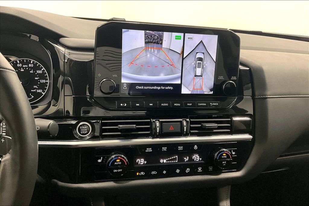 Used 2023 Nissan Pathfinder SL AWD/4WD image 28