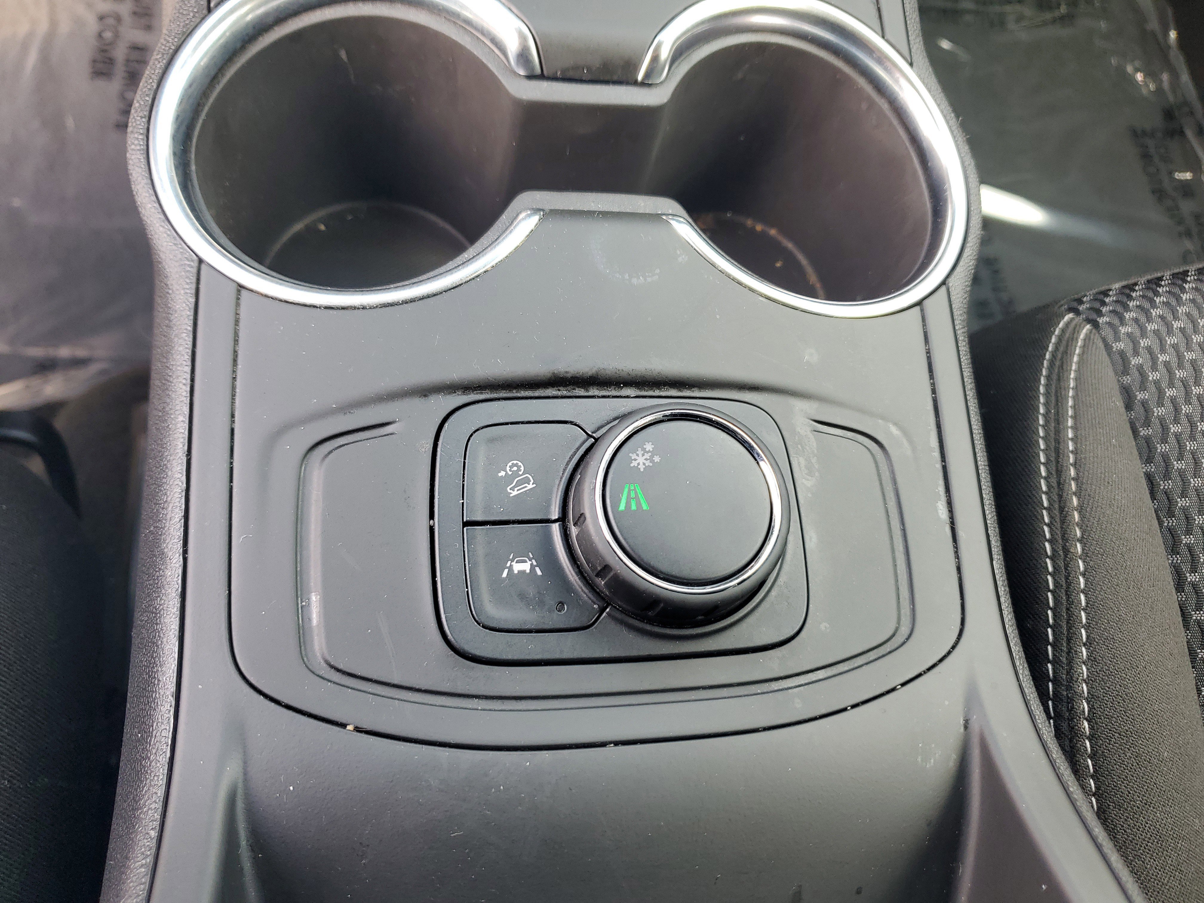 Used 2024 GMC Terrain SLE FWD image 31