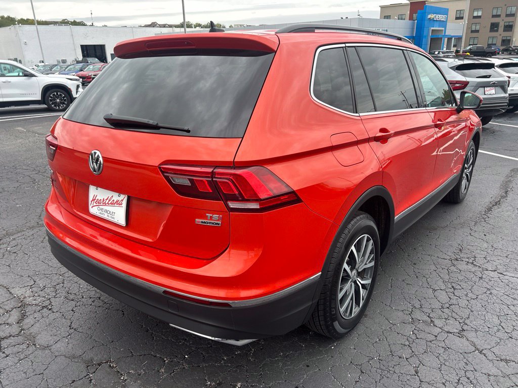 Used 2018 Volkswagen Tiguan SE AWD/4WD image 3