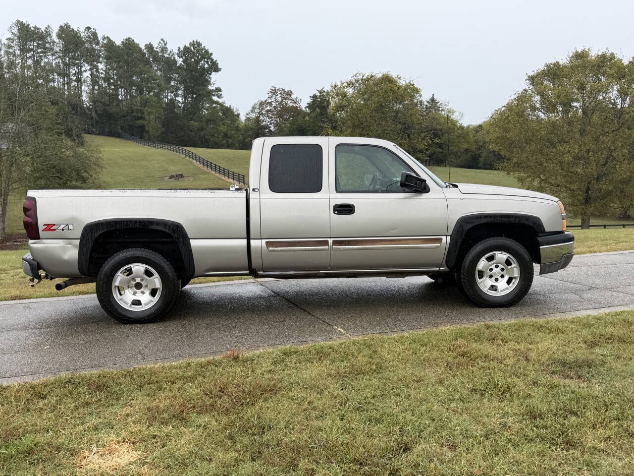 Used 2003 Chevrolet Silverado 1500 LS w/ Off-Road Package AWD/4WD image 22