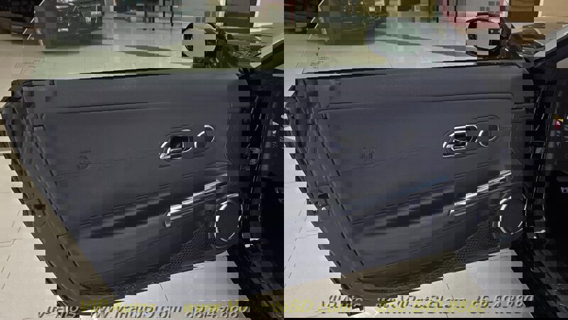 Used 2005 Chrysler Crossfire Limited image 8