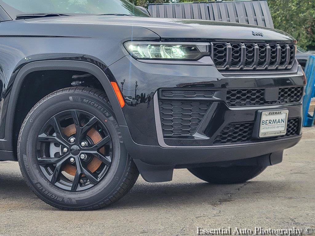New 2026 Jeep Grand Cherokee Altitude AWD/4WD image 4