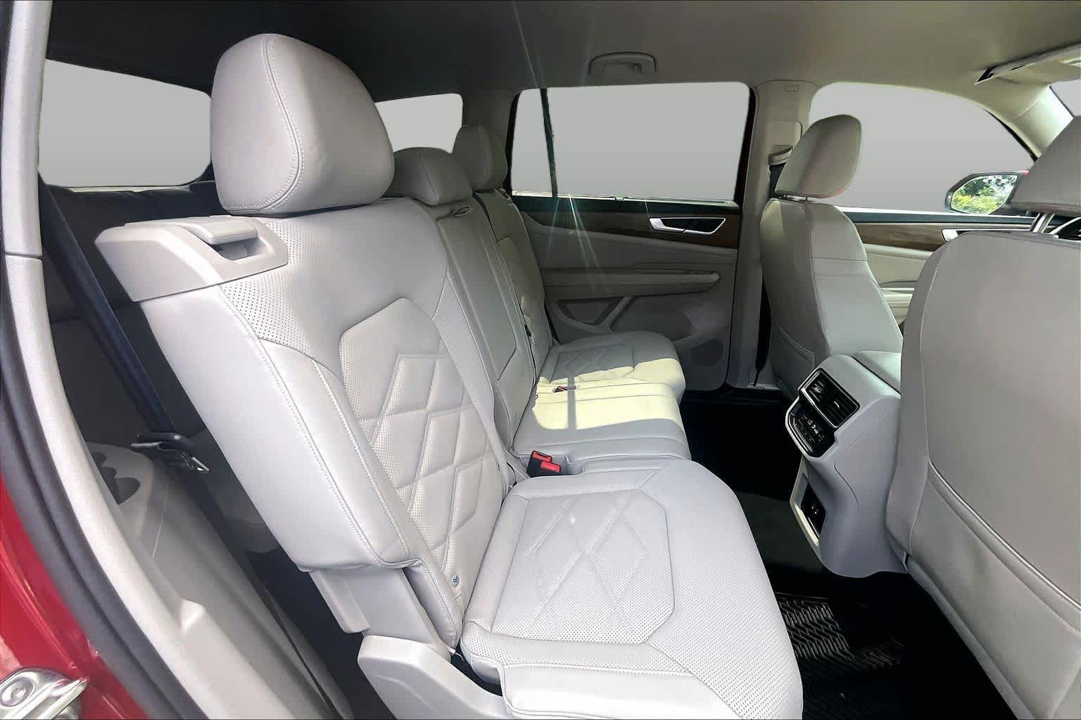 Used 2024 Volkswagen Atlas SE FWD image 20