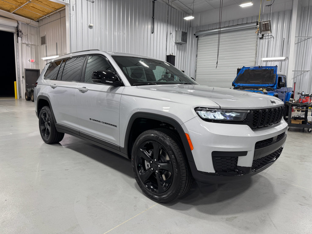 New 2025 Jeep Grand Cherokee L Altitude image 24