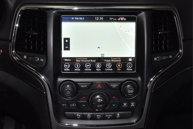 Used 2018 Jeep Grand Cherokee Limited AWD/4WD image 28