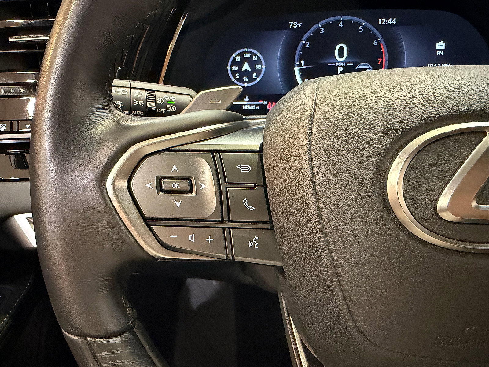 Used 2025 Lexus RX 350 Premium Plus w/ Accessory Package (Z1) FWD image 22