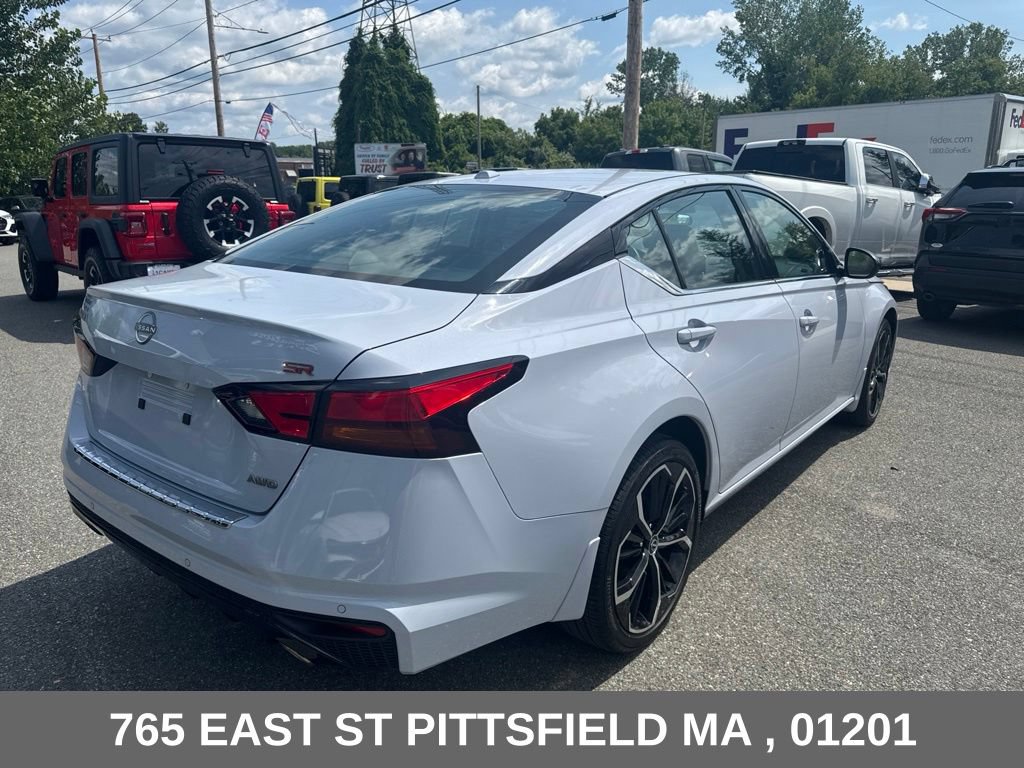 Used 2023 Nissan Altima 2.5 SR AWD/4WD image 8