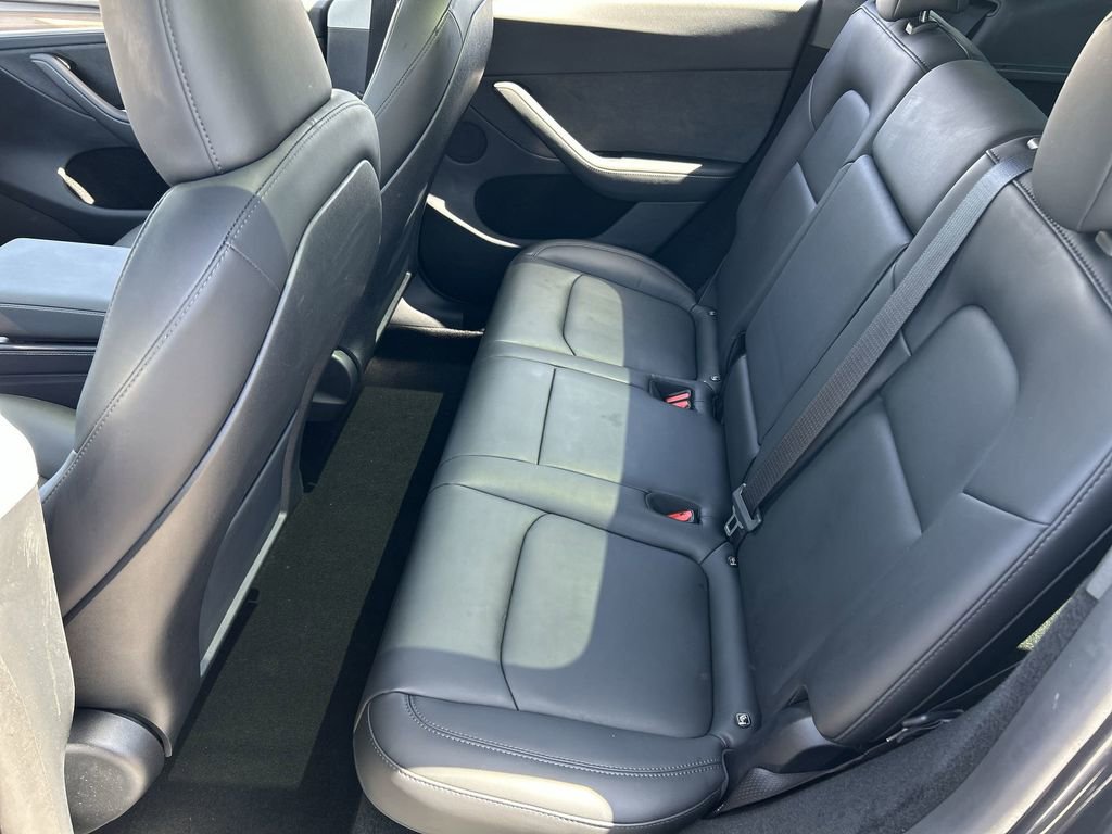 Used 2024 Tesla Model Y Long Range AWD/4WD image 26