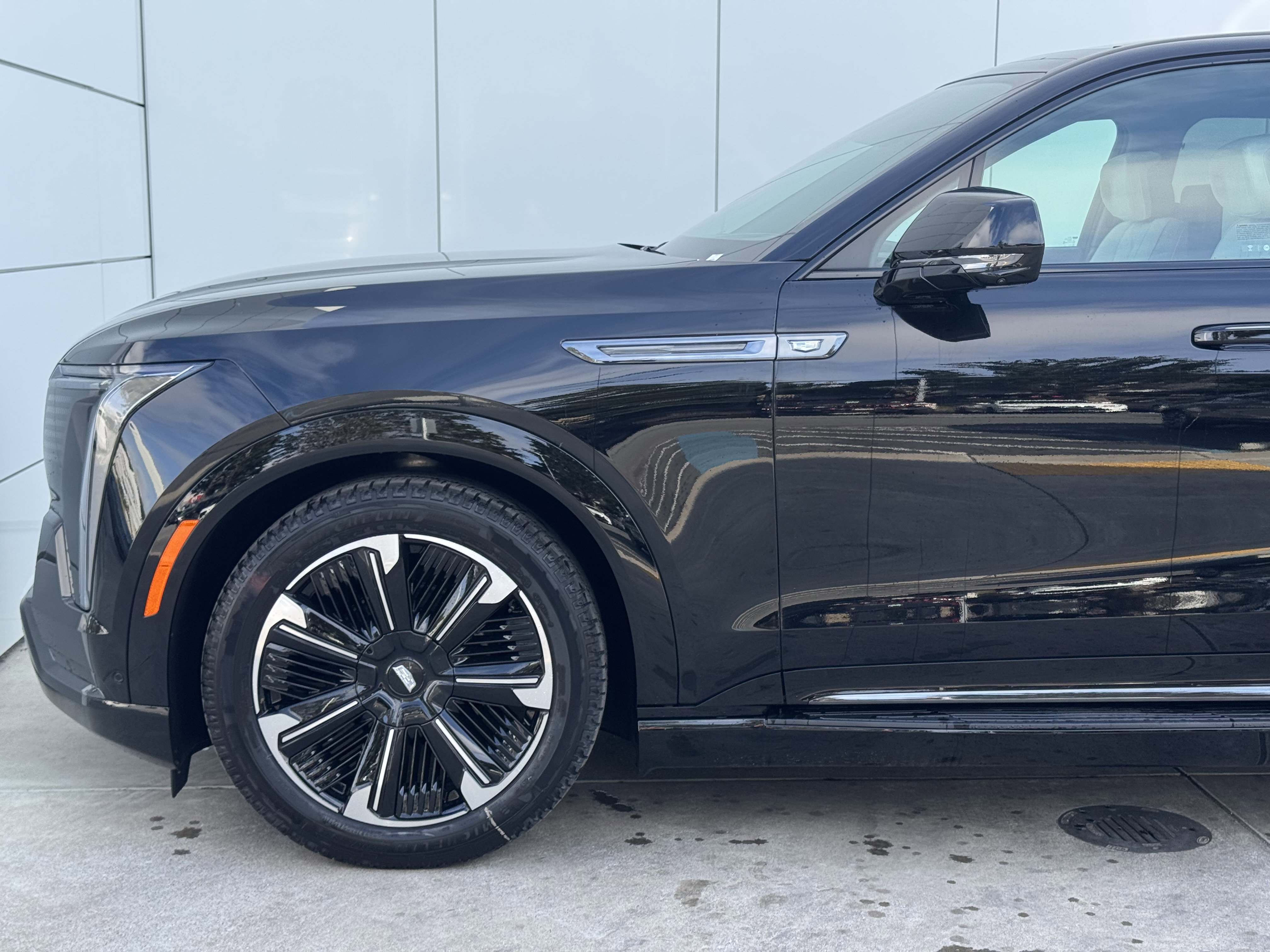 New 2025 Cadillac Escalade IQ Sport 1 w/ LPO, ONYX Package image 4