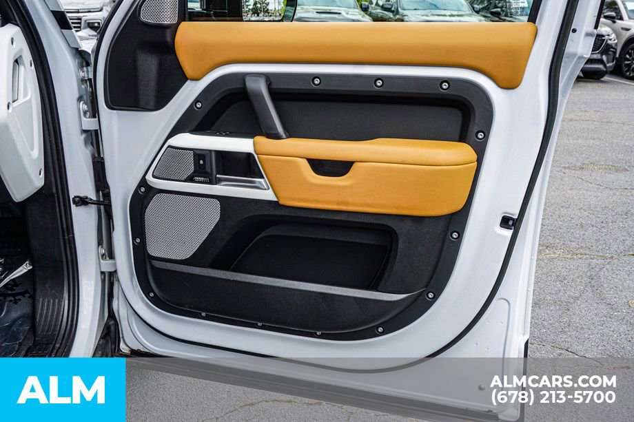 Used 2023 Land Rover Defender 130 SE image 57