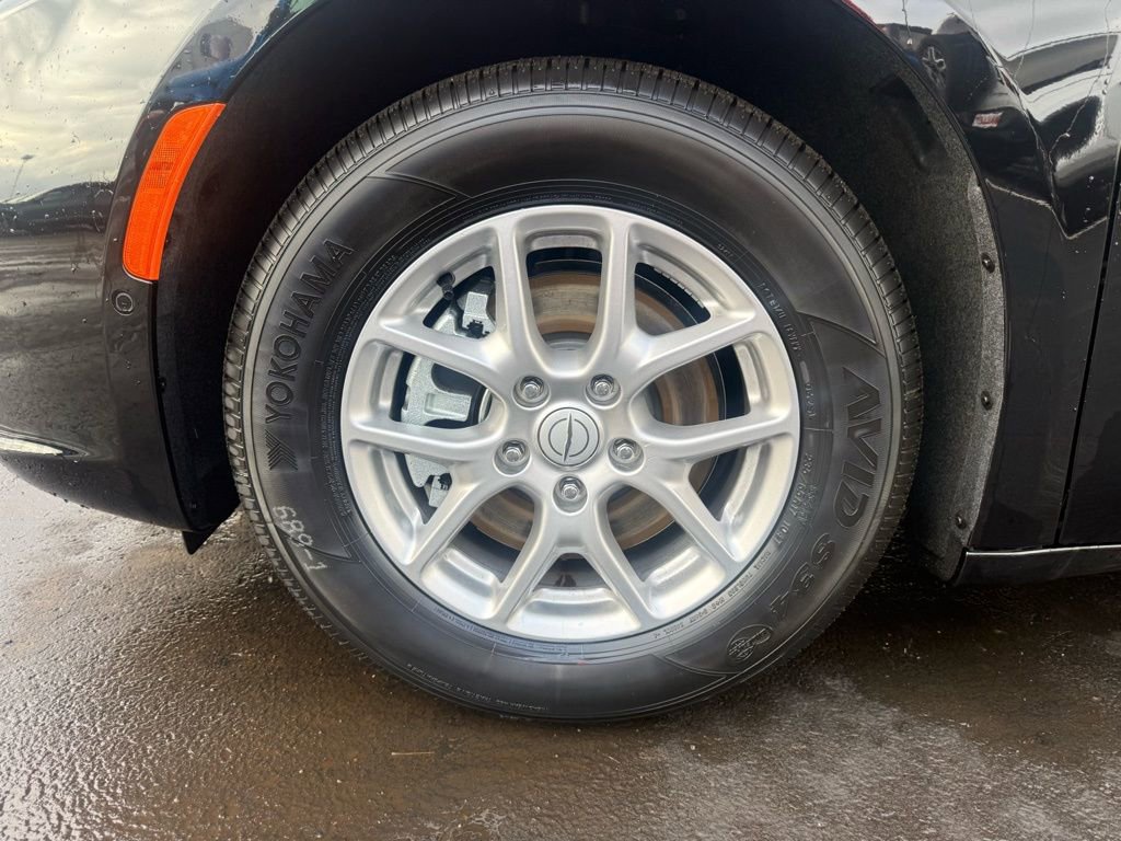 New 2025 Chrysler Pacifica Select image 52