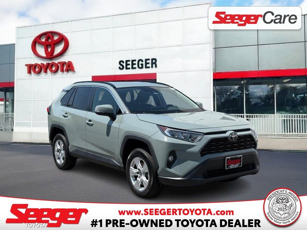 Used 2021 Toyota RAV4 XLE w/ XLE Grade Weather Package AWD/4WD image 1