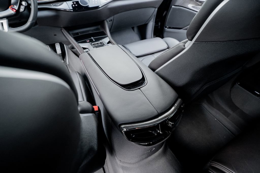 Used 2023 Ferrari Purosangue image 40