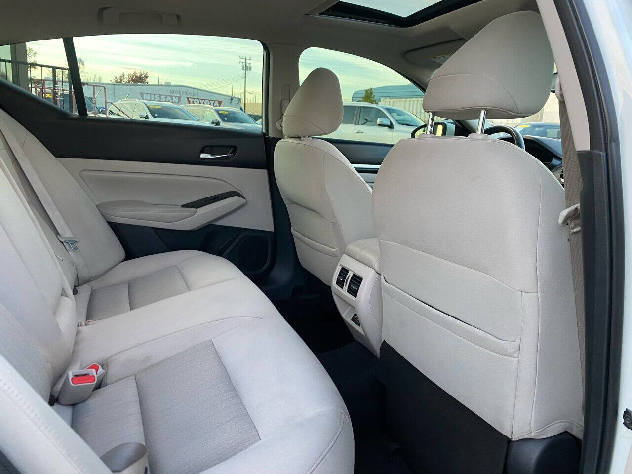 Used 2019 Nissan Altima 2.5 SV image 12