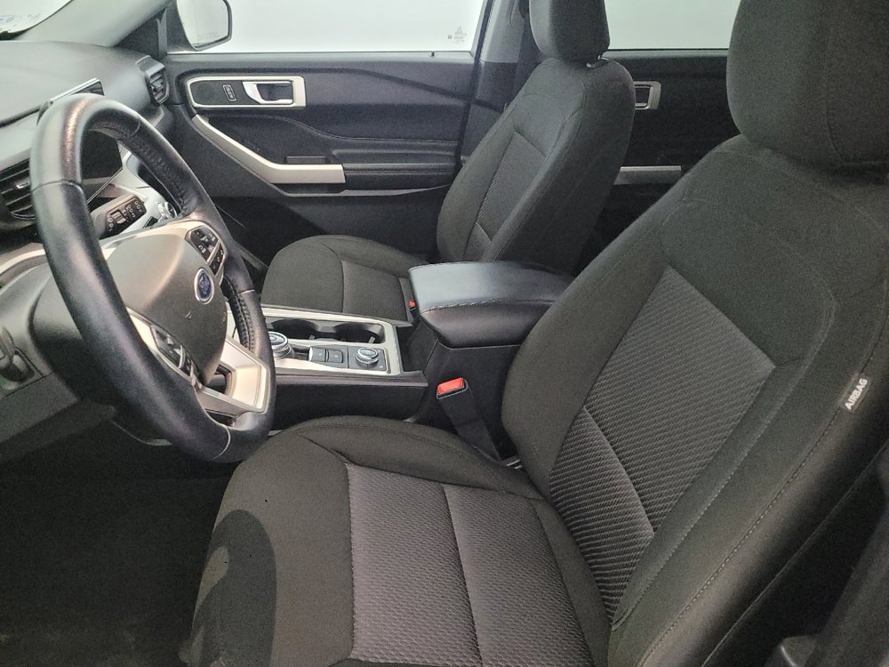 Used 2022 Ford Explorer XLT image 17
