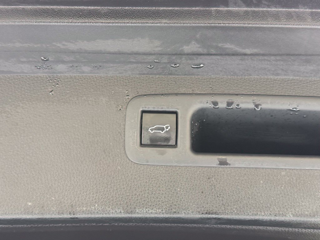 Used 2022 Toyota Highlander XSE AWD/4WD image 5