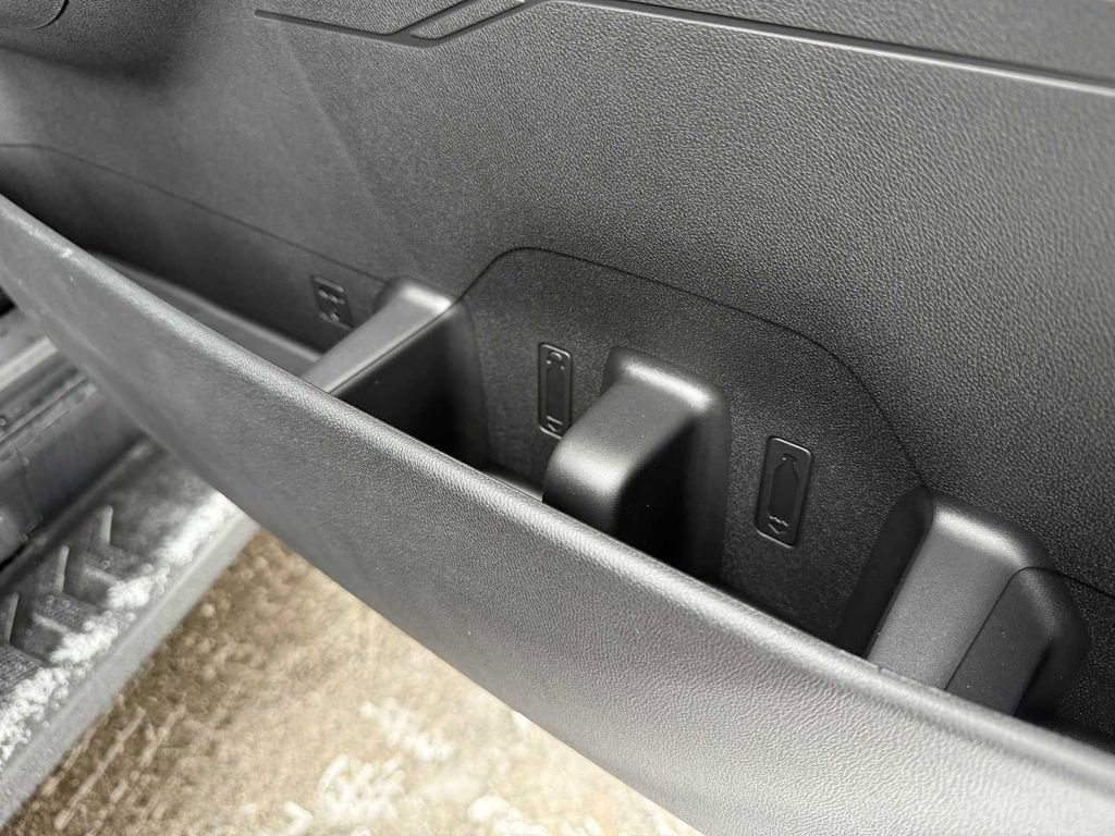 New 2026 Chevrolet Silverado EV LT image 33