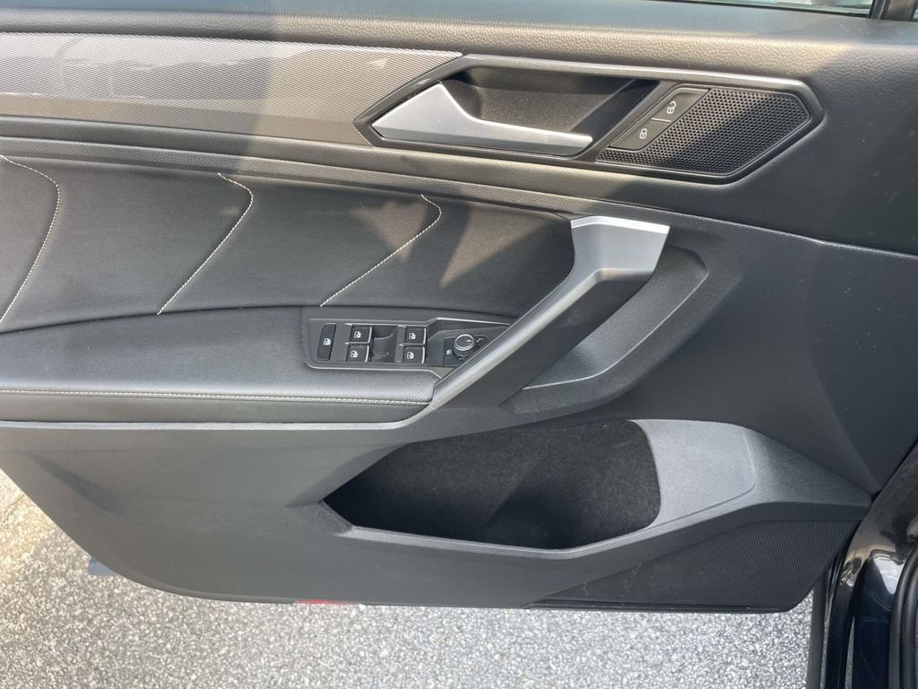 Certified 2023 Volkswagen Tiguan SE FWD image 21