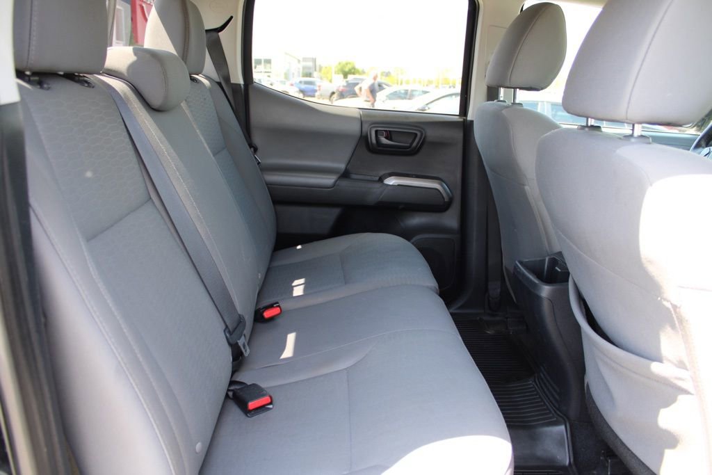 Used 2019 Toyota Tacoma SR5 AWD/4WD image 22