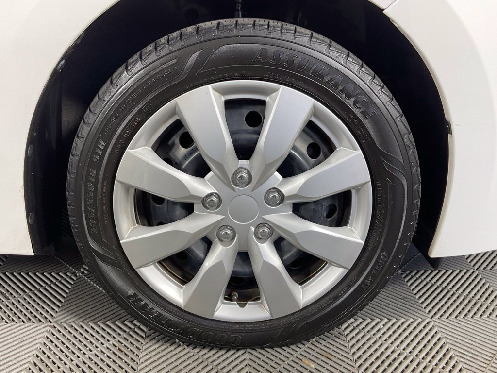 Used 2016 Toyota Corolla LE FWD image 10