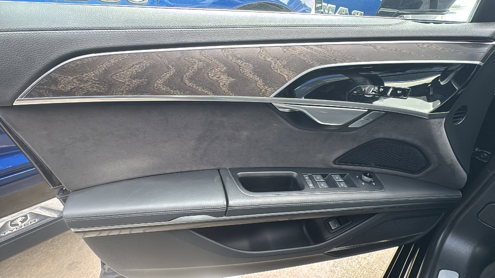 Used 2024 Audi A8 L 3.0T AWD/4WD image 9