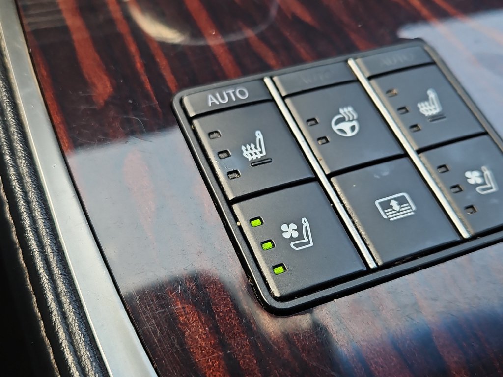Used 2023 Lexus LS 500 AWD w/ Interior Upgrade Package image 22