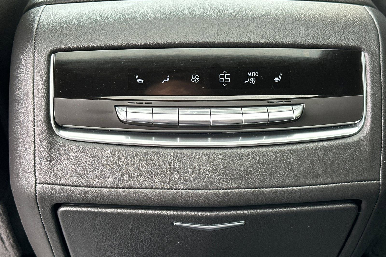 Certified 2021 Cadillac Escalade Premium Luxury RWD image 15