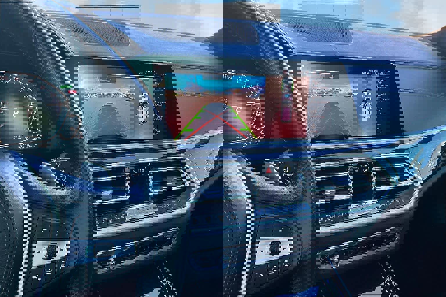 Used 2021 BMW X5 xDrive45e w/ Executive Package image 16