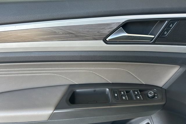 Used 2022 Volkswagen Atlas Cross Sport SE w/ Panoramic Sunroof Package FWD image 14