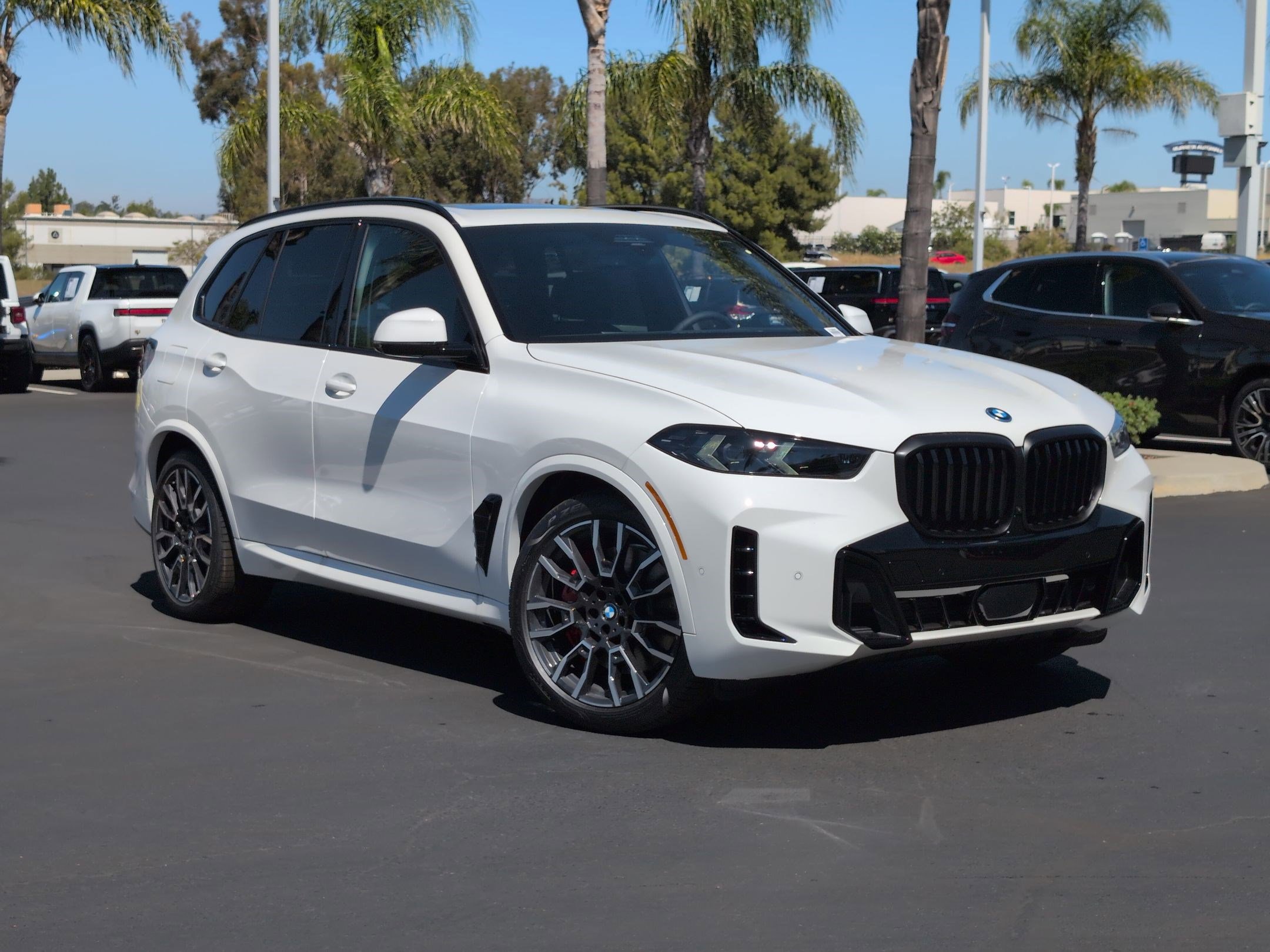New 2026 BMW X5 xDrive50e w/ M Sport Package image 2