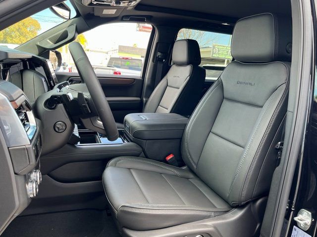 New 2026 GMC Yukon XL Denali w/ Sun & Power Step Package AWD/4WD image 10
