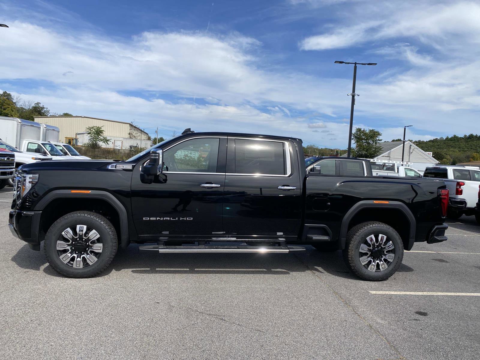 New 2026 GMC Sierra 2500 Denali w/ Denali Reserve Package image 2