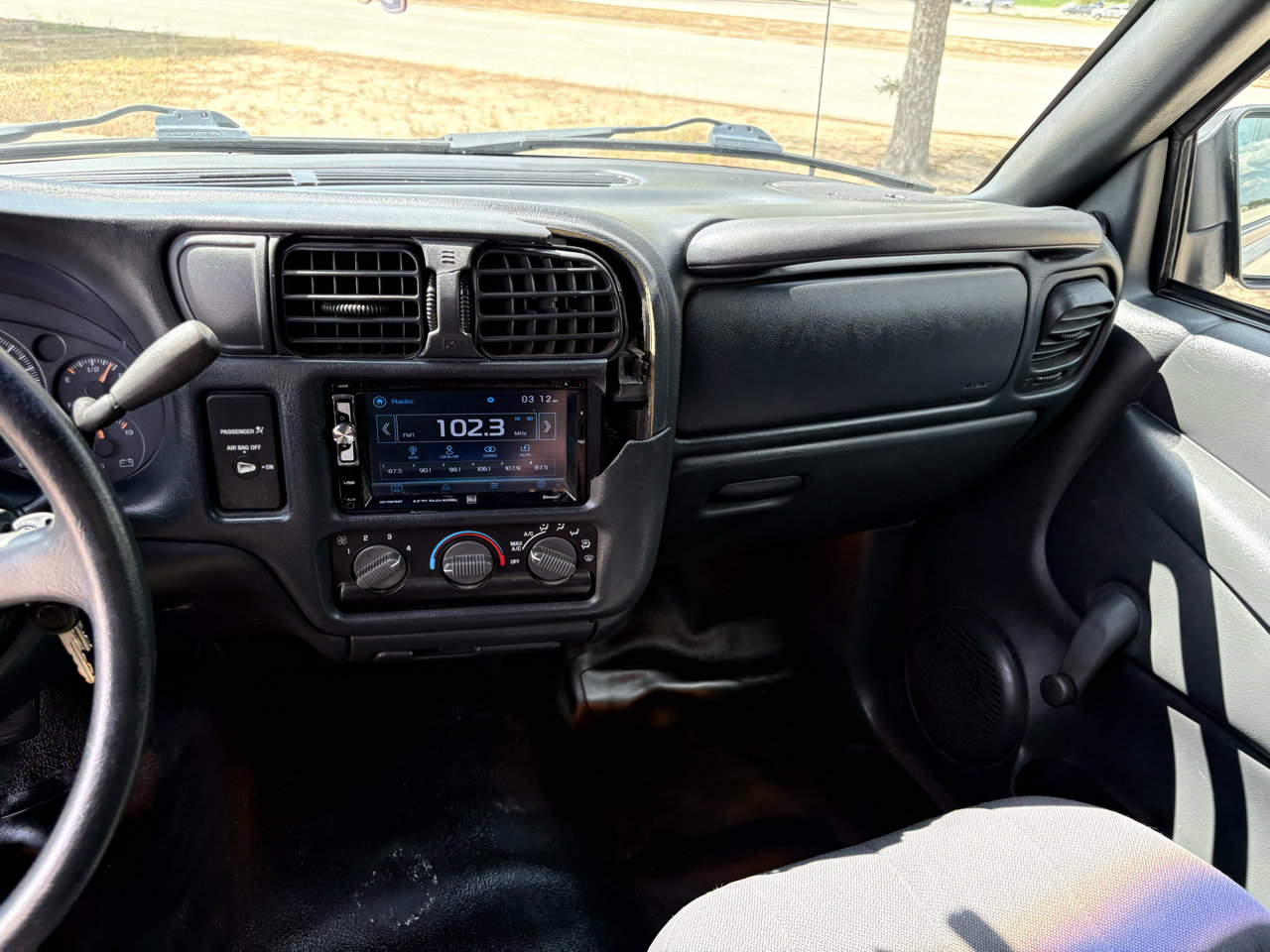 Used 2003 GMC Sonoma SL w/ Convenience Package image 31