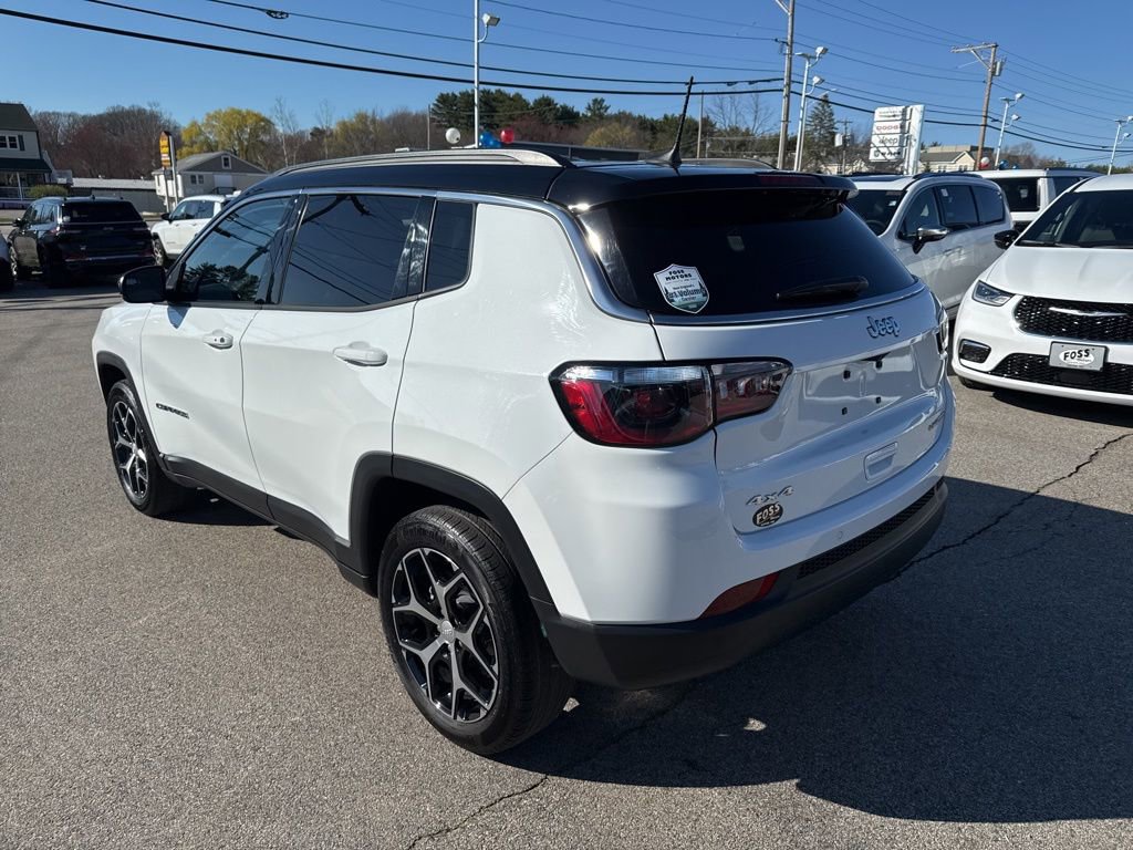 Used 2024 Jeep Compass Limited image 3