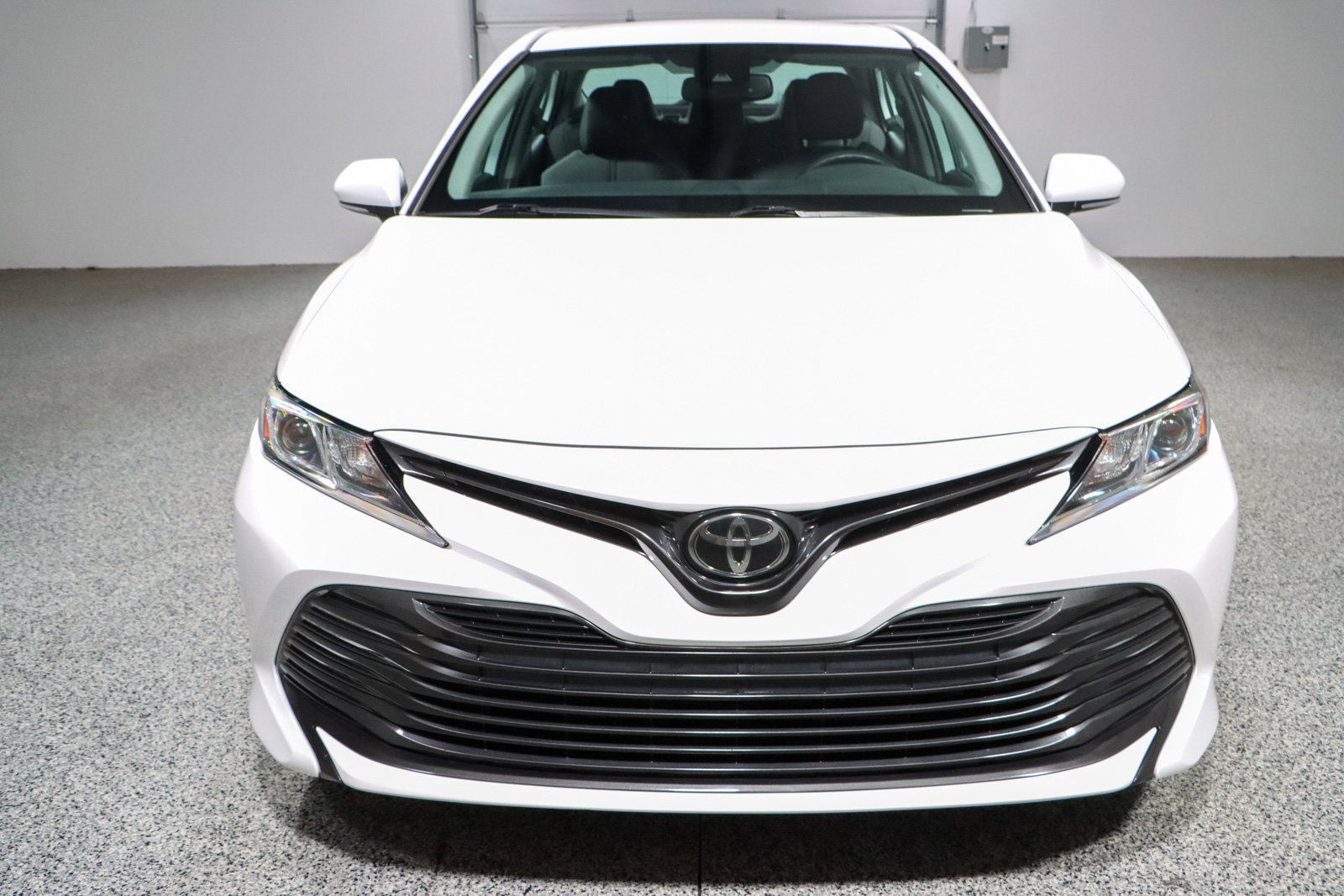 Used 2020 Toyota Camry LE image 4