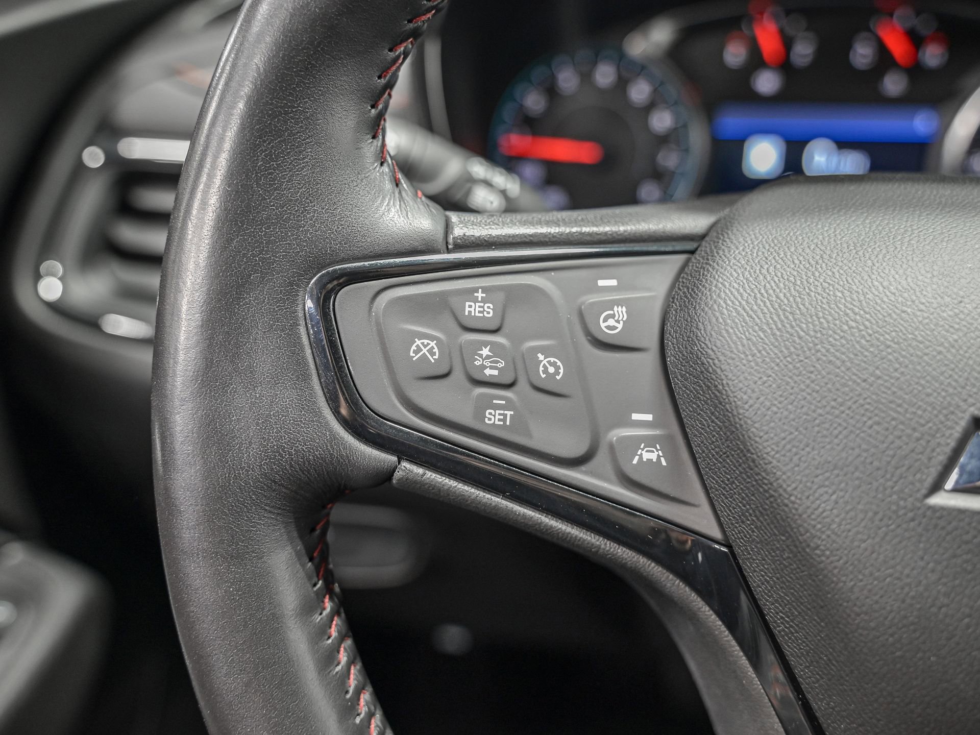 Used 2023 Chevrolet Equinox RS w/ RS Leather Package image 18