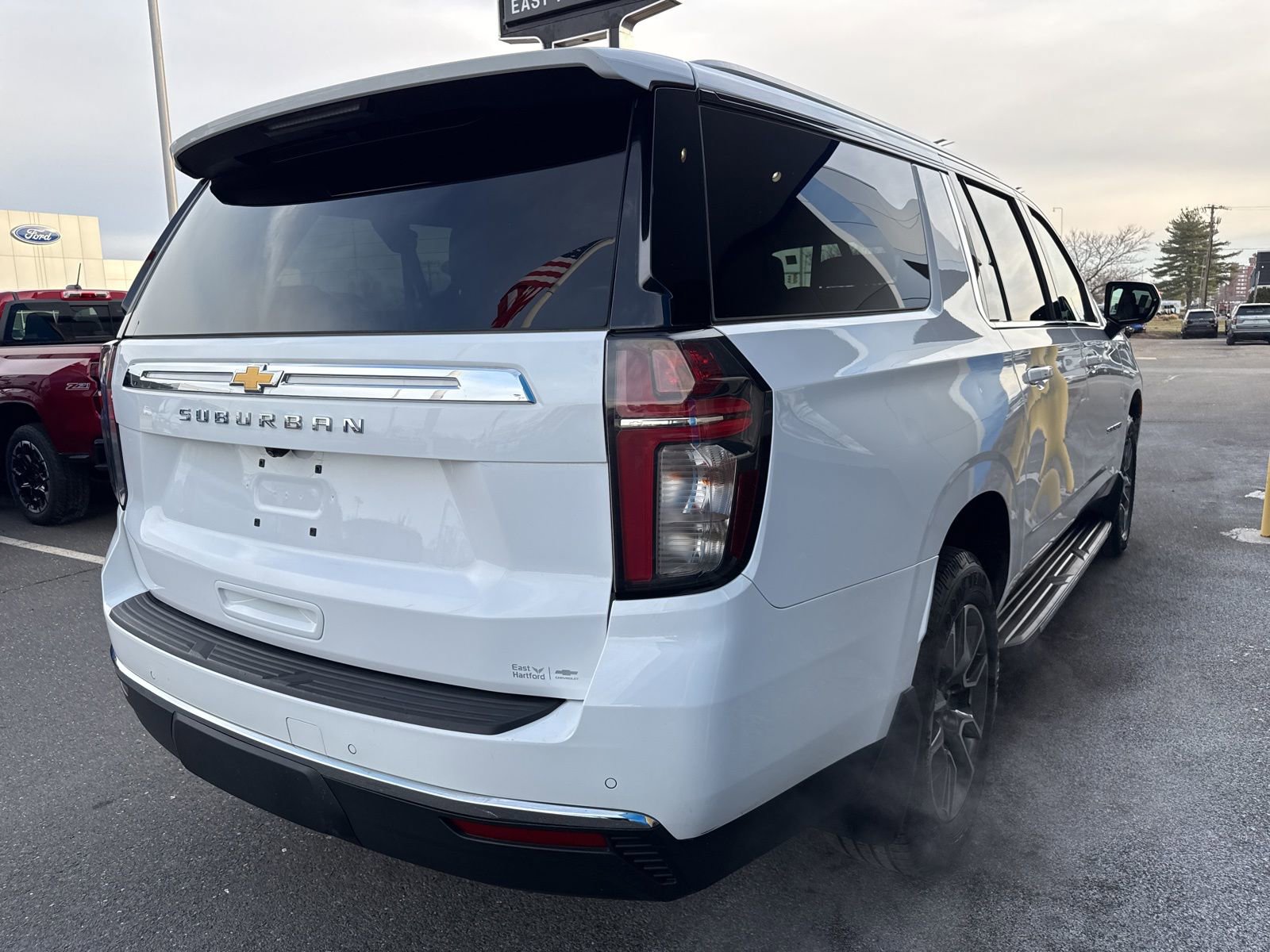 Used 2023 Chevrolet Suburban LS image 6
