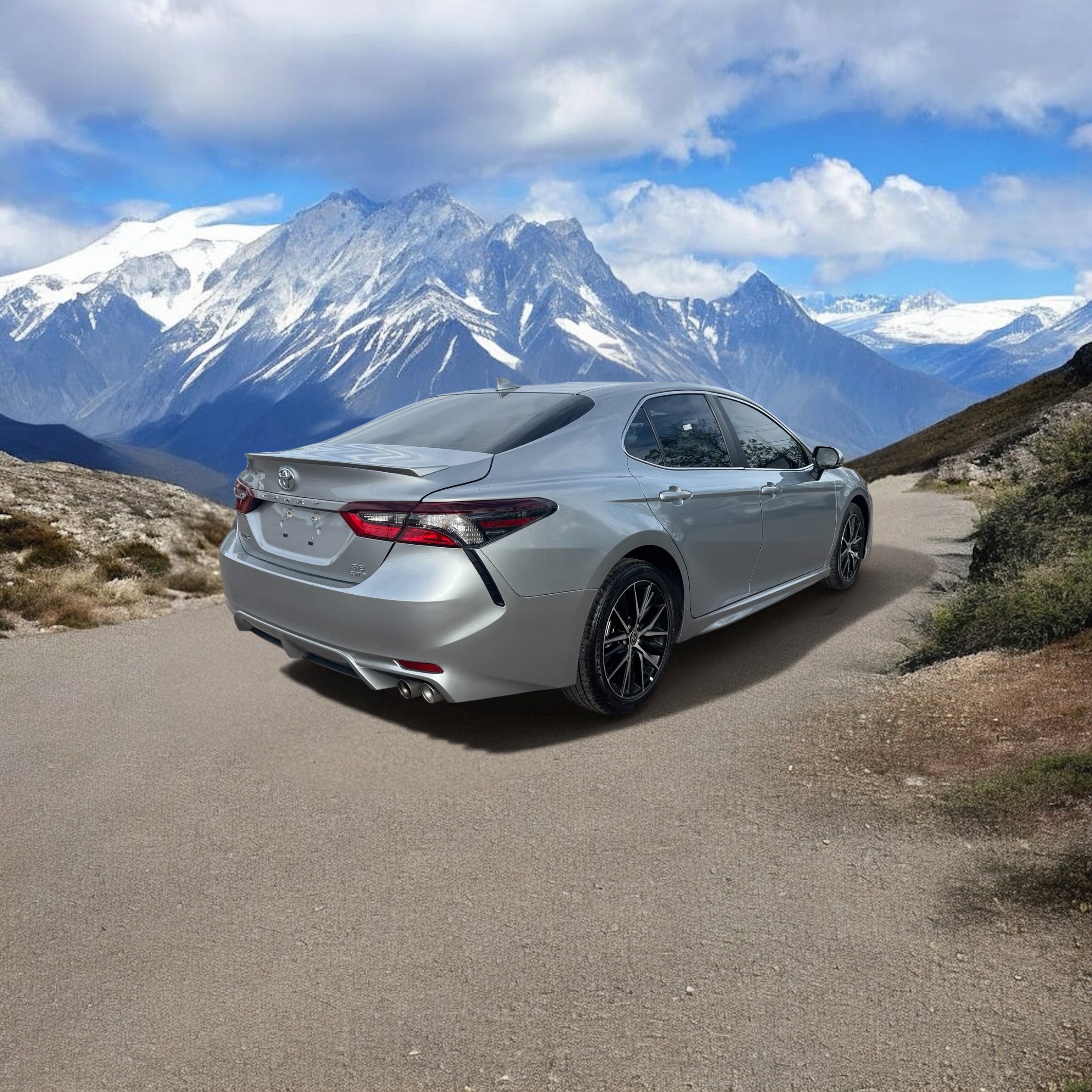 Used 2024 Toyota Camry SE image 5