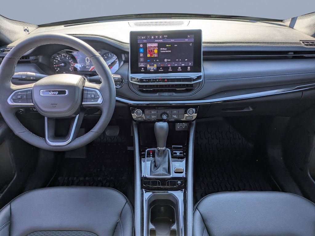 Used 2026 Jeep Compass Latitude image 15