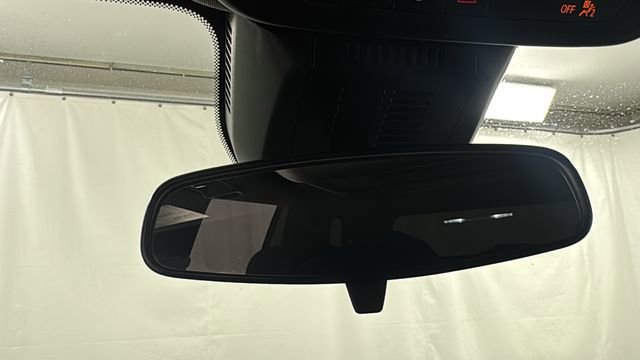 Used 2025 Chevrolet Equinox LT image 32