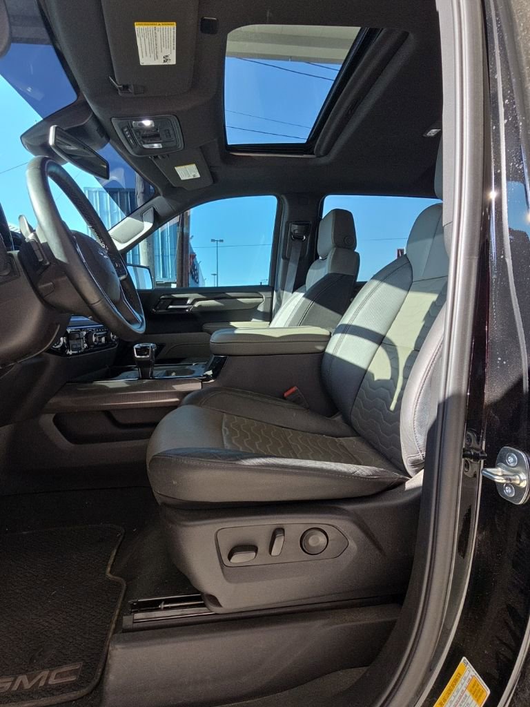 Used 2025 Chevrolet Silverado 1500 ZR2 image 9