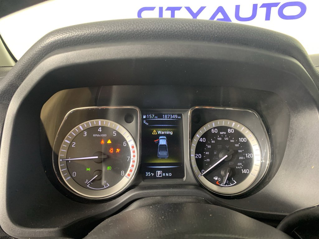 Used 2017 Nissan Titan SV image 23