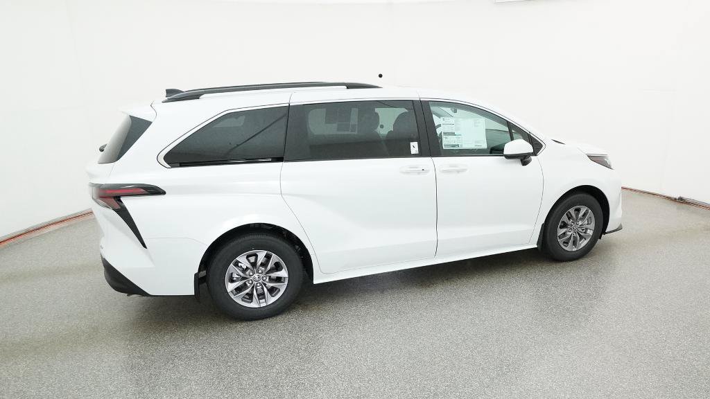 New 2026 Toyota Sienna XLE FWD image 13