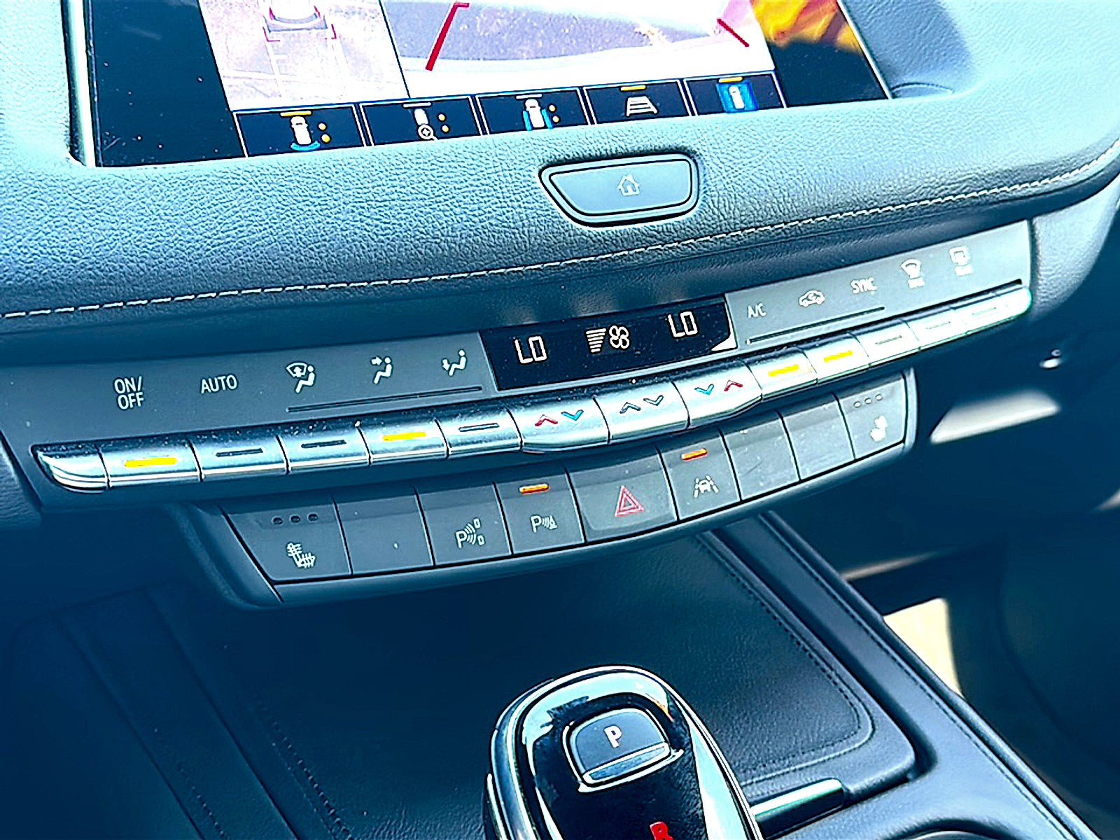 Used 2022 Cadillac XT4 Premium Luxury w/ Enhanced Visibility Package FWD image 34