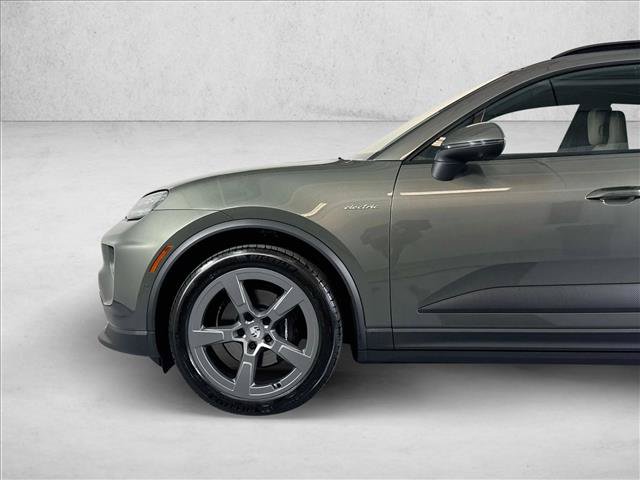 New 2026 Porsche Macan Electric RWD image 27