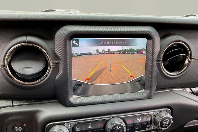 Used 2023 Jeep Gladiator Overland AWD/4WD image 11