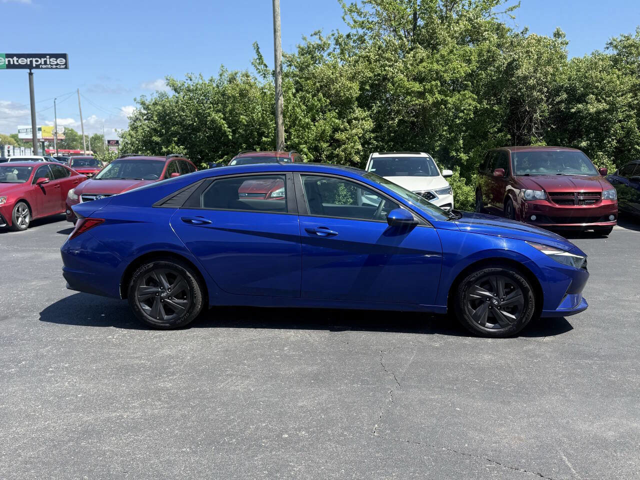Used 2022 Hyundai Elantra SEL w/ Cargo Package FWD image 6